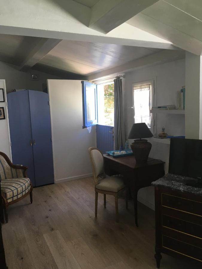 Le Buzet Bleu Bed & Breakfast Нуармутье Экстерьер фото