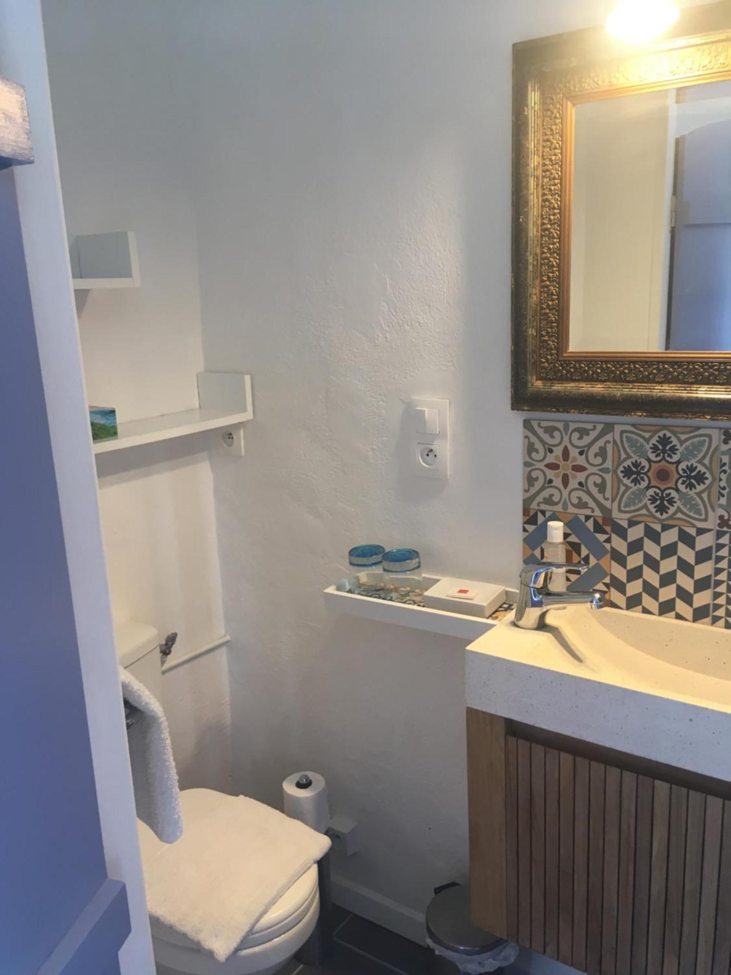 Le Buzet Bleu Bed & Breakfast Нуармутье Экстерьер фото